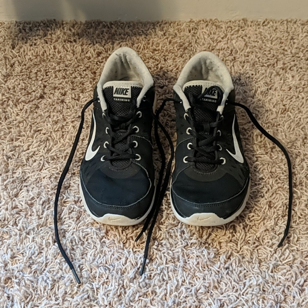 Nike tennis shoes